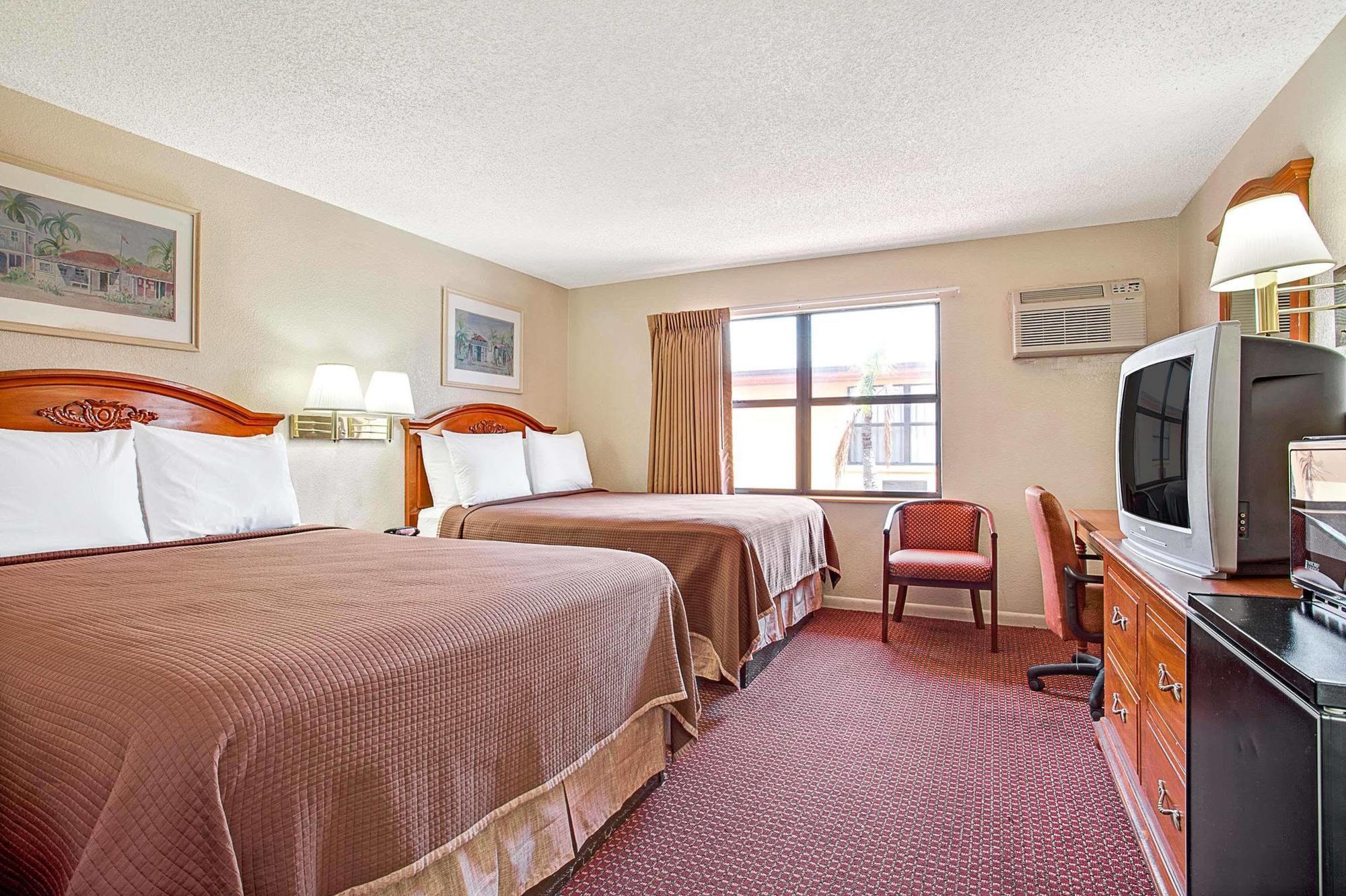 Airport Inn Tampa Bagian luar foto