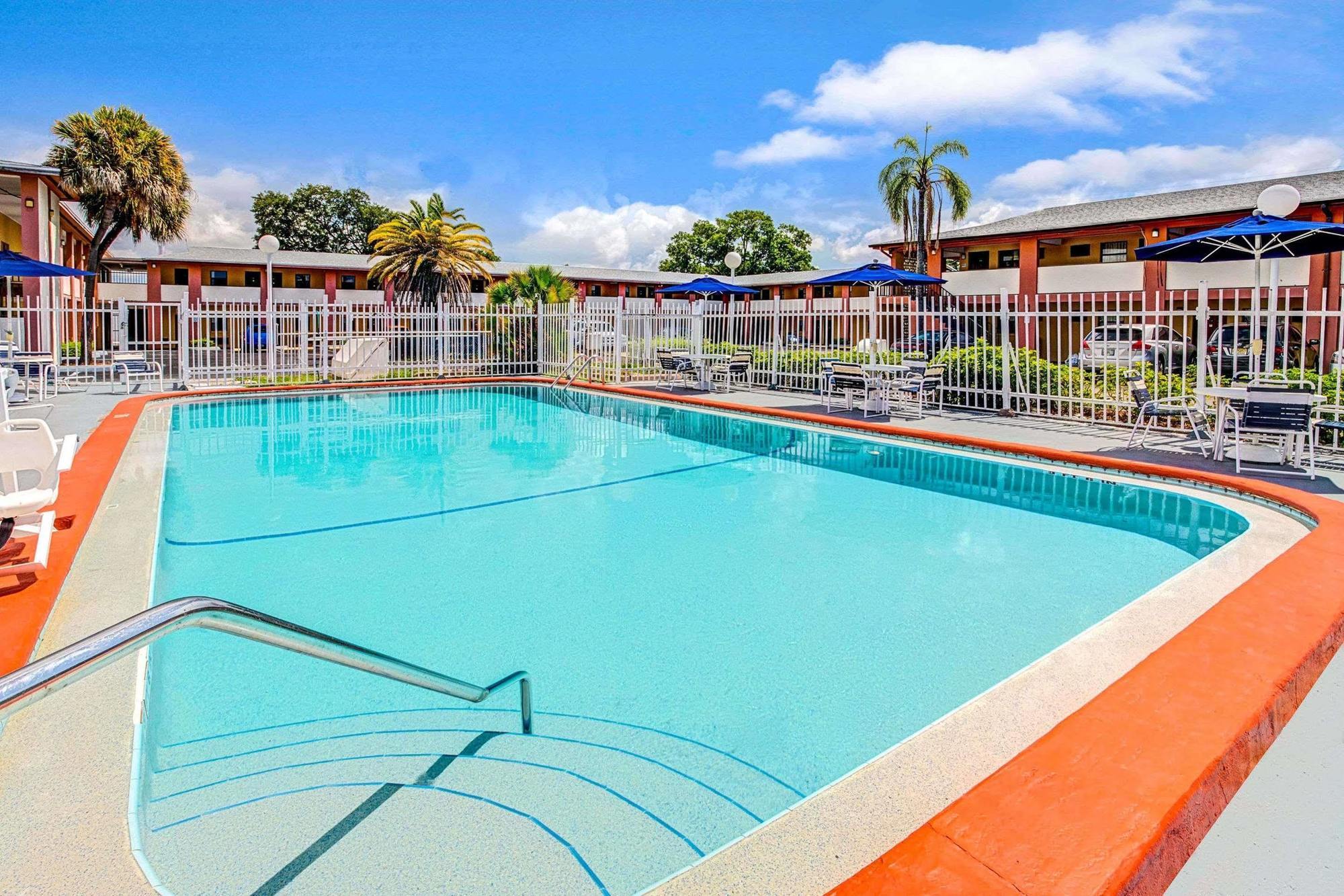 Airport Inn Tampa Bagian luar foto